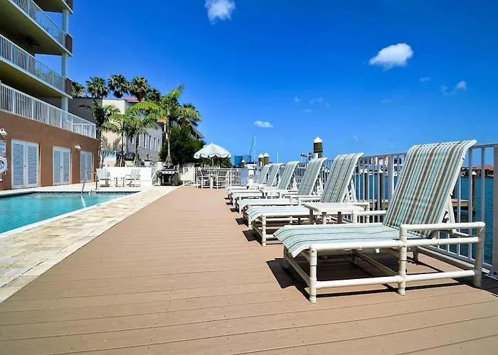 Waterfront -3br - 2kings -pool Balcony - * Clearwater Beach