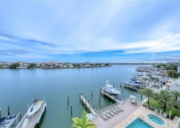 Waterfront -3br - 2kings -pool Balcony -