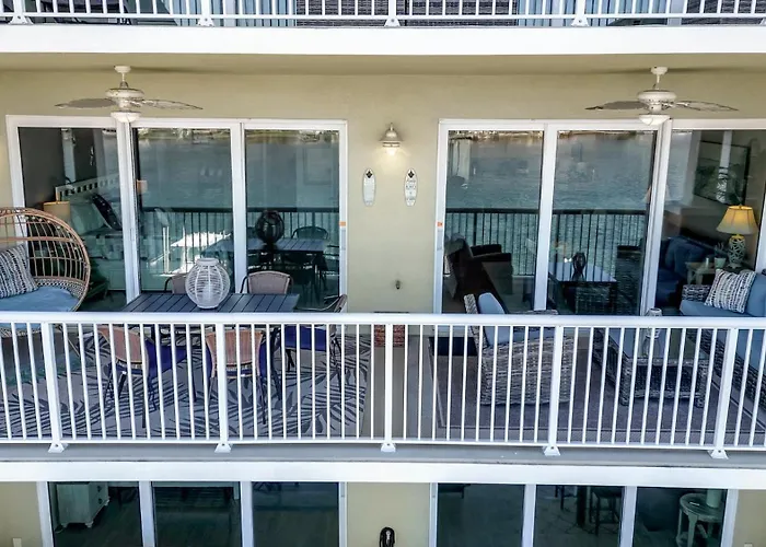 Waterfront -3br - 2kings -pool Balcony - * Clearwater Beach