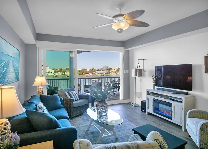 Waterfront -3br - 2kings -pool Balcony - Apartment *