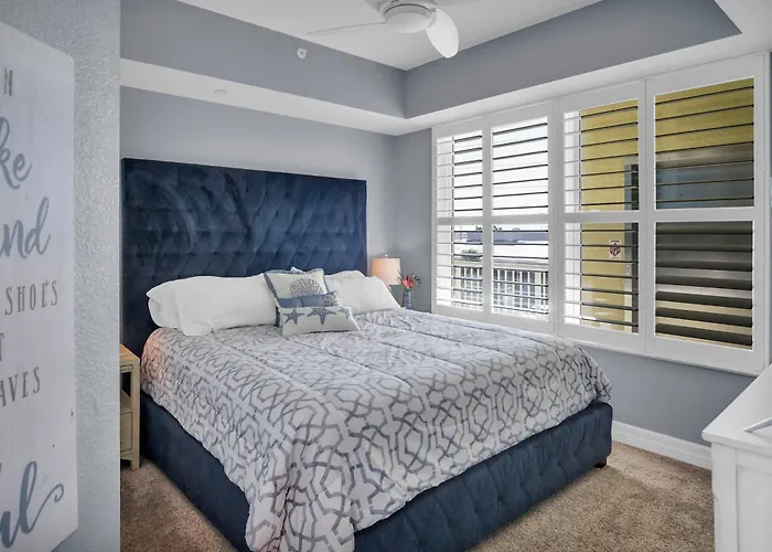 Waterfront -3br - 2kings -pool Balcony - Apartment *