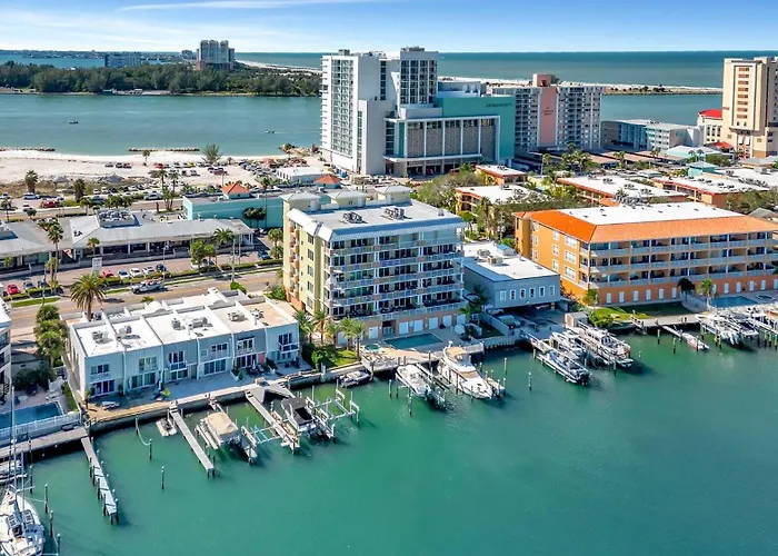 Waterfront -3br - 2kings -pool Balcony - Apartment *