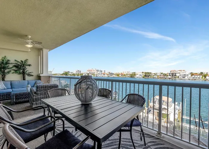Waterfront -3br - 2kings -pool Balcony - * Clearwater Beach