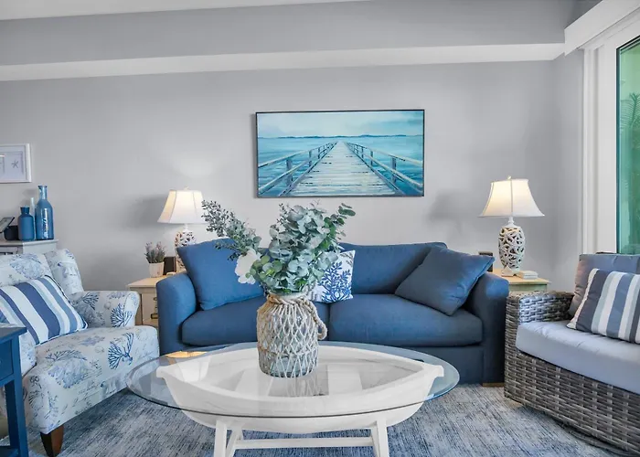 Waterfront -3br - 2kings -pool Balcony -